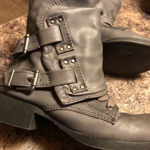 Women’s boots size 7.5